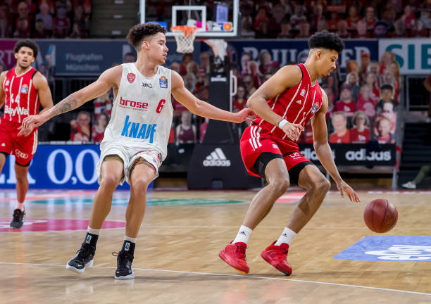 然后摇头说 然后摇头说